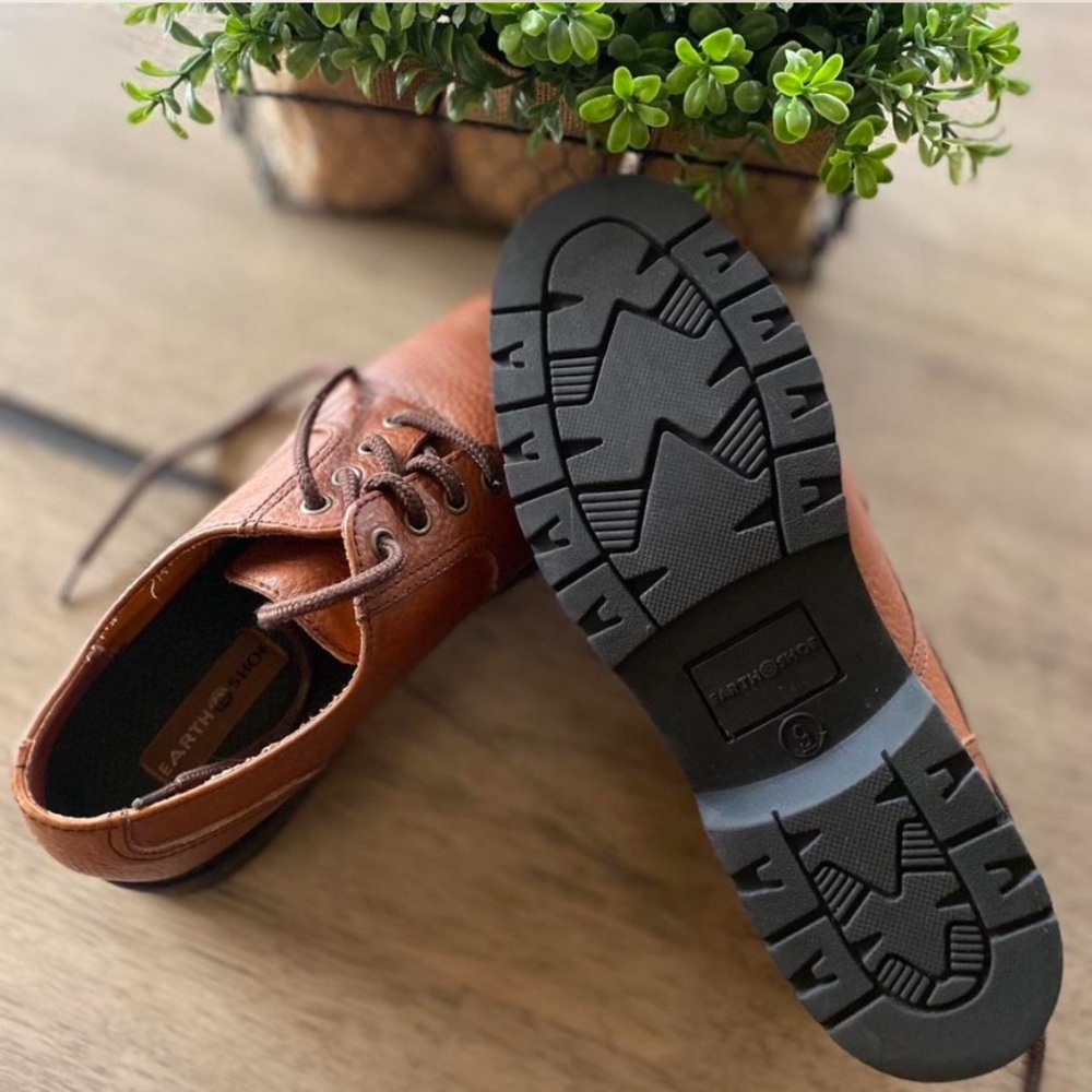 MENS SHOW SIZE 9